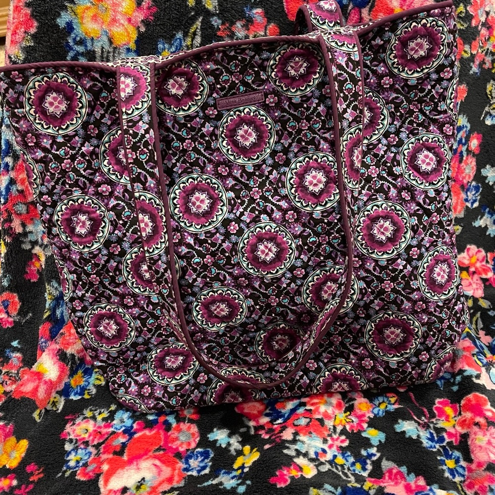 Used small Vera Bradley tote